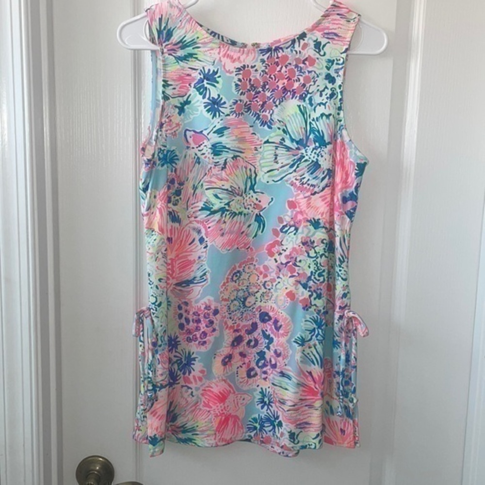 Lilly Pulitzer Tunic with side slits size small